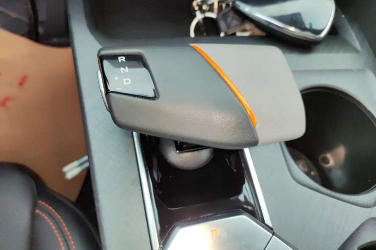Used CHANGAN UNI-V 2022 1.5T Prestige Version Gear Lever