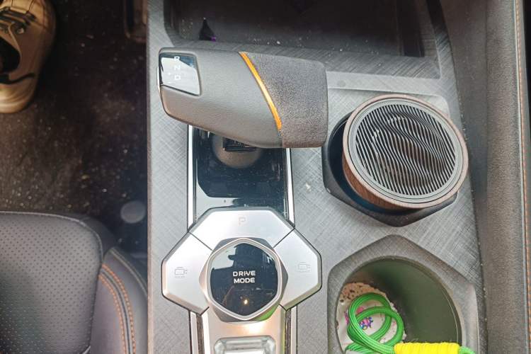 Used CHANGAN UNI-V 2022 1.5T Sport Edition Gear Lever