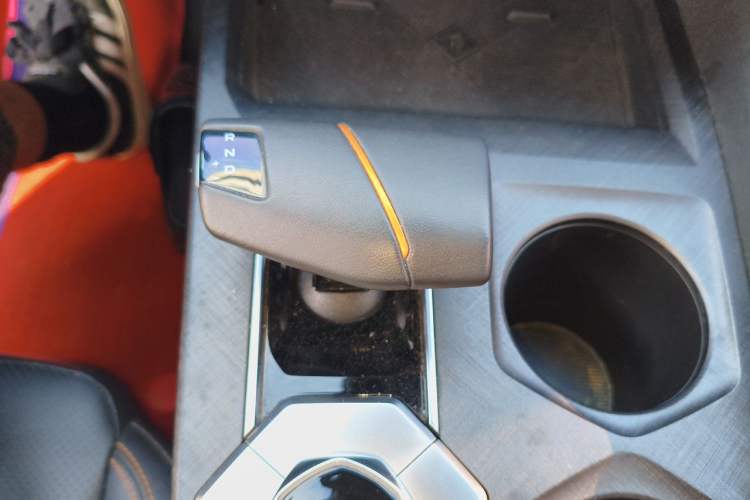 Used CHANGAN UNI-V 2022 1.5T Prestige Version Gear Lever