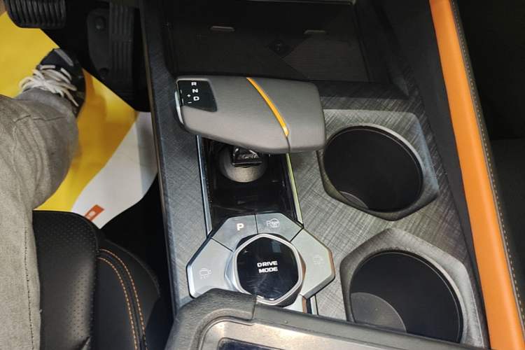 Used CHANGAN UNI-V 2022 1.5T Smart Navigation Version Gear Lever