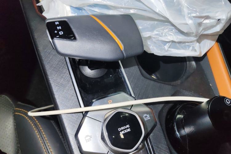 Used CHANGAN UNI-V 2022 1.5T Prestige Version Gear Lever