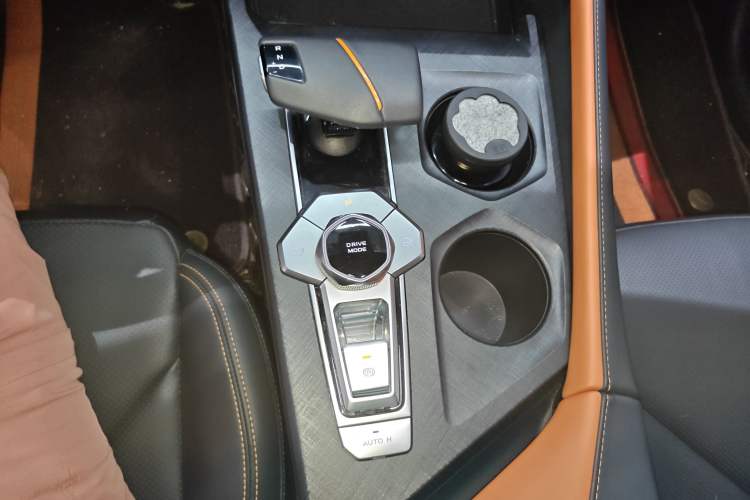 Used CHANGAN UNI-V 2022 1.5T Prestige Version Gear Lever