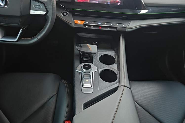 Used CHANGAN UNI-V 2022 1.5T Prestige Version Gear Lever