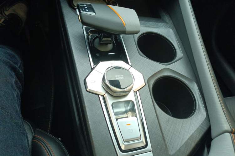 Used CHANGAN UNI-V 2022 1.5T Prestige Version Gear Lever