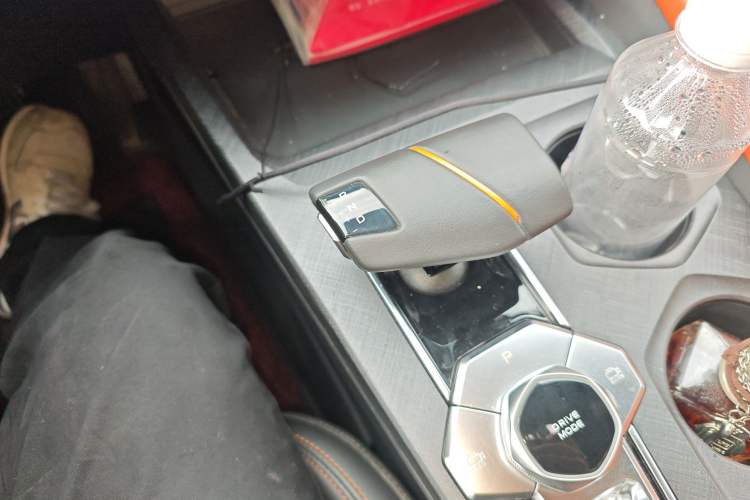 Used CHANGAN UNI-V 2022 1.5T Prestige Version Gear Lever