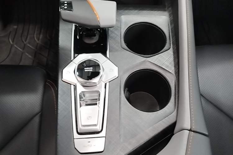 Used CHANGAN UNI-V 2022 1.5T Prestige Version Gear Lever