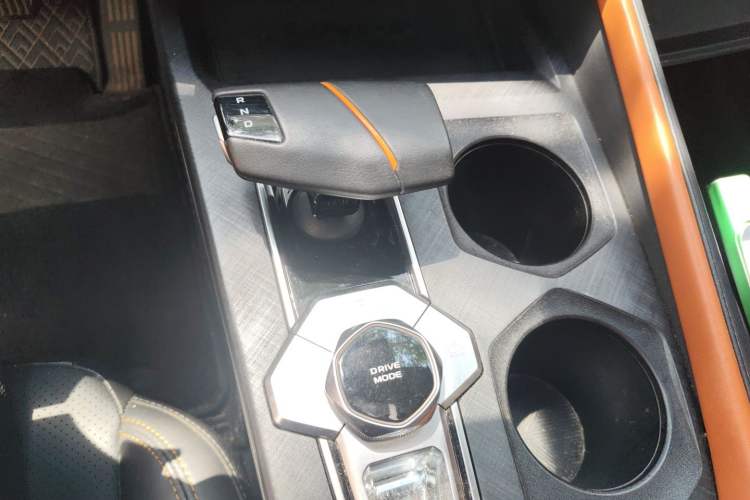 Used CHANGAN UNI-V 2022 1.5T Prestige Version Gear Lever