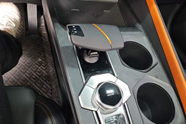 Used CHANGAN UNI-V 2022 1.5T Prestige Version Gear Lever