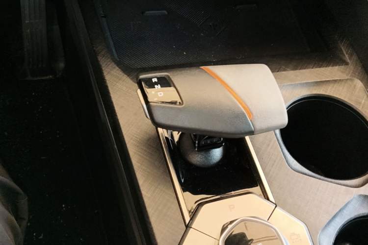 Used CHANGAN UNI-V 2022 1.5T Prestige Version Gear Lever