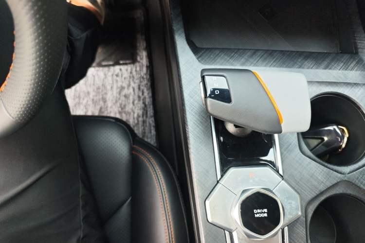 Used CHANGAN UNI-V 2022 1.5T Prestige Version Gear Lever