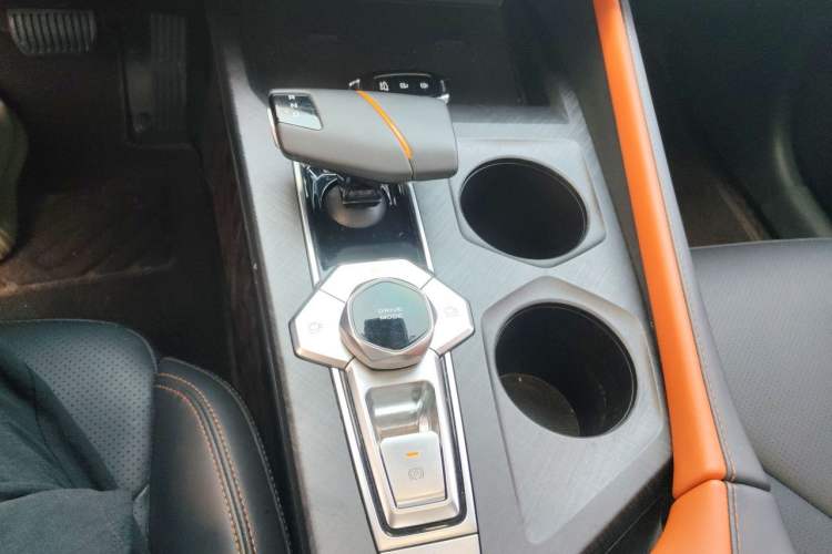 Used CHANGAN UNI-V 2022 1.5T Prestige Version Gear Lever