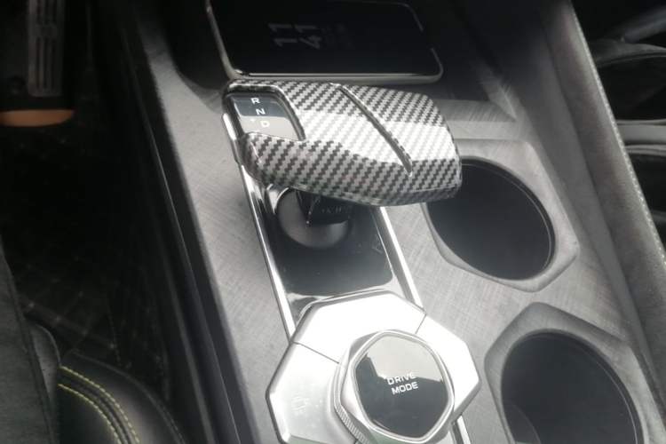 Used CHANGAN UNI-V 2022 1.5T Sport Edition Gear Lever
