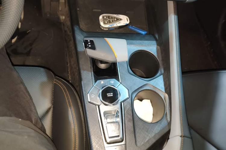 Used CHANGAN UNI-V 2022 1.5T Smart Navigation Version Gear Lever