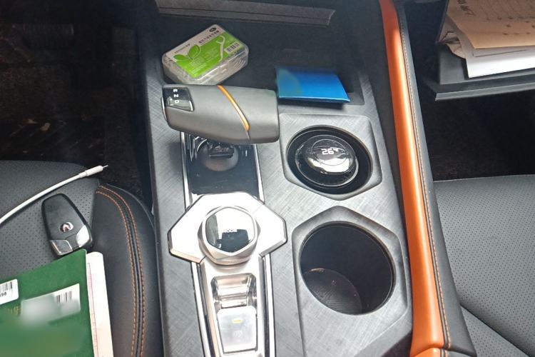 Used CHANGAN UNI-V 2022 1.5T Prestige Version Gear Lever