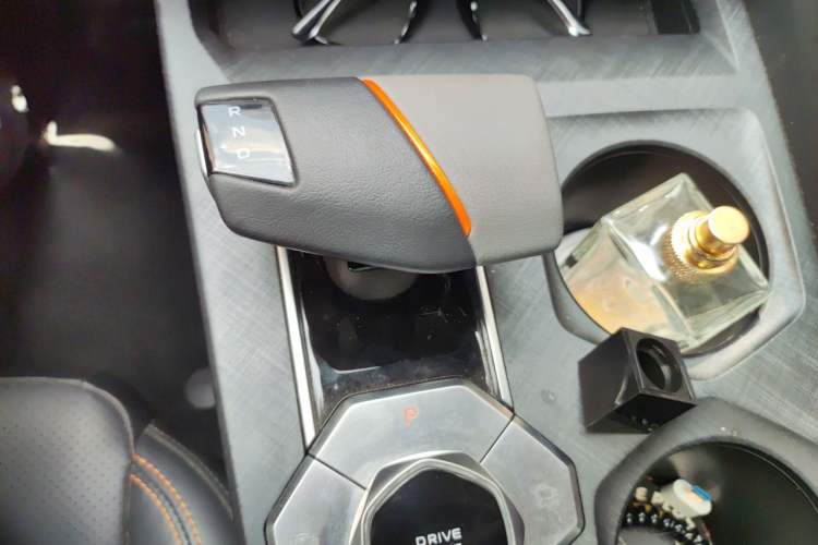 Used CHANGAN UNI-V 2022 1.5T Prestige Version Gear Lever