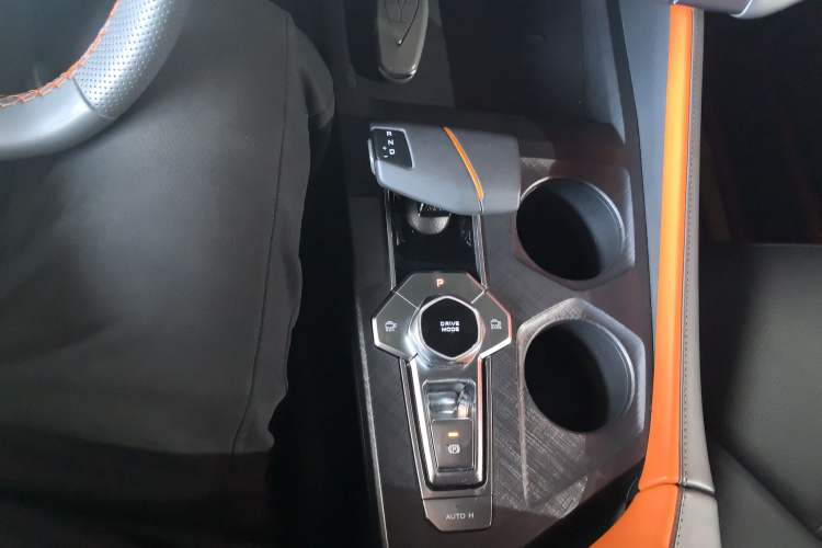 Used CHANGAN UNI-V 2022 1.5T Prestige Version Gear Lever