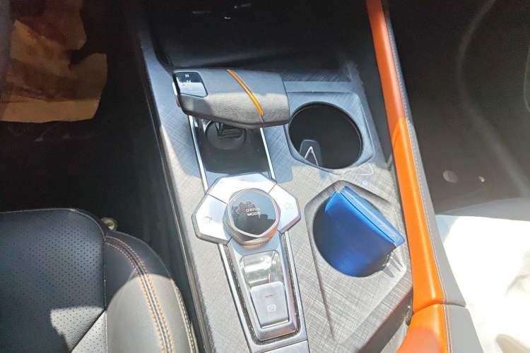 Used CHANGAN UNI-V 2022 1.5T Prestige Version Gear Lever