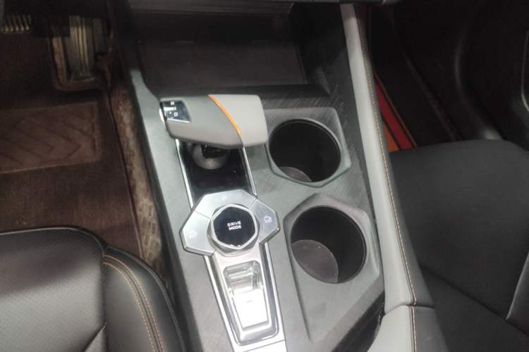 Used CHANGAN UNI-V 2022 1.5T Prestige Version Gear Lever