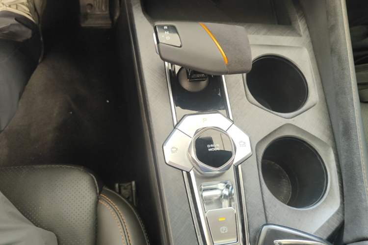 Used CHANGAN UNI-V 2022 1.5T Sport Edition Gear Lever