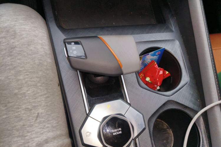 Used CHANGAN UNI-V 2022 1.5T Prestige Version Gear Lever