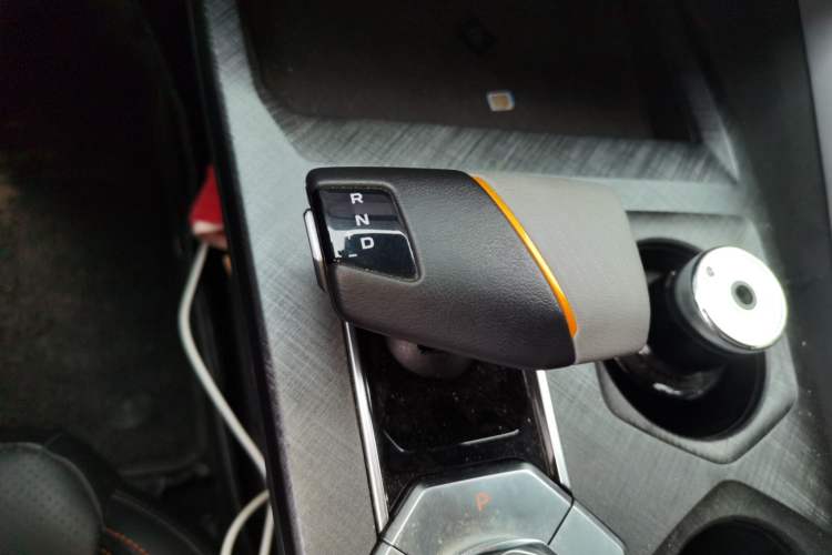 Used CHANGAN UNI-V 2022 1.5T Prestige Version Gear Lever