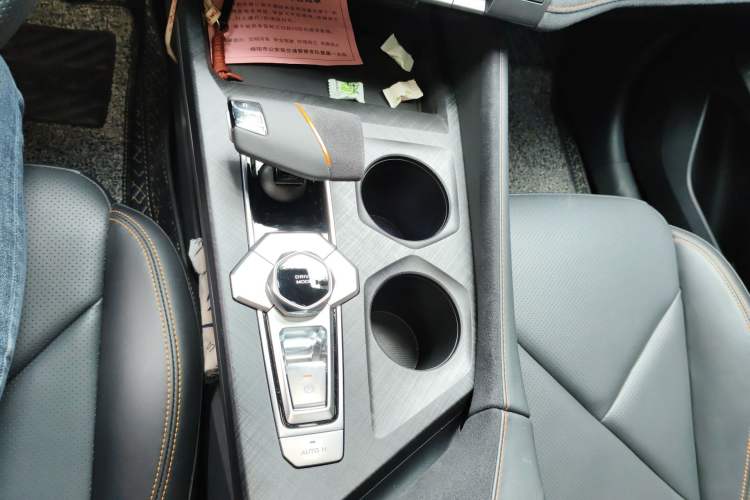 Used CHANGAN UNI-V 2022 1.5T Sport Edition Gear Lever