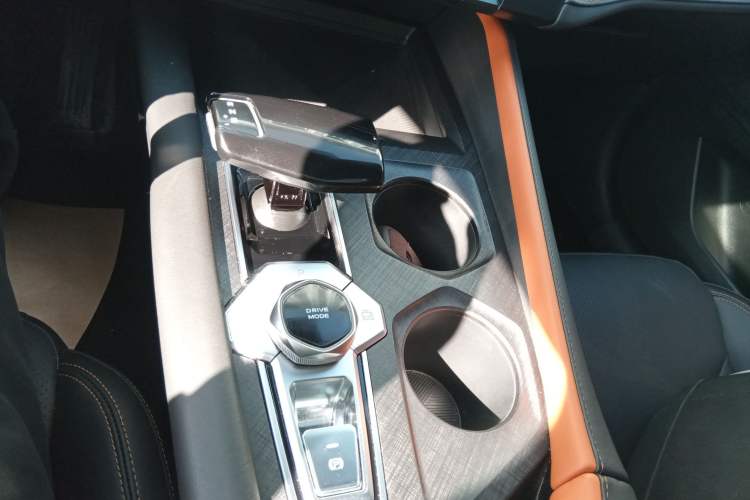 Used CHANGAN UNI-V 2022 1.5T Excellence Model Gear Lever