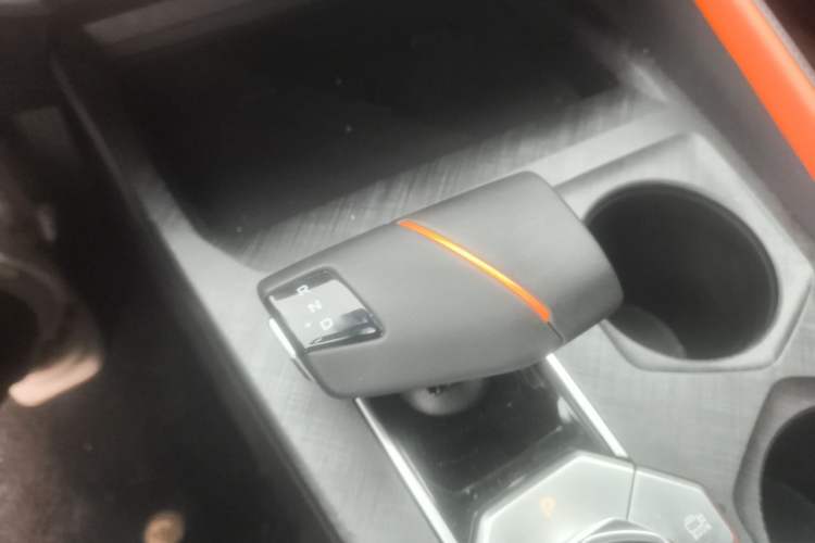 Used CHANGAN UNI-V 2022 1.5T Prestige Version Gear Lever