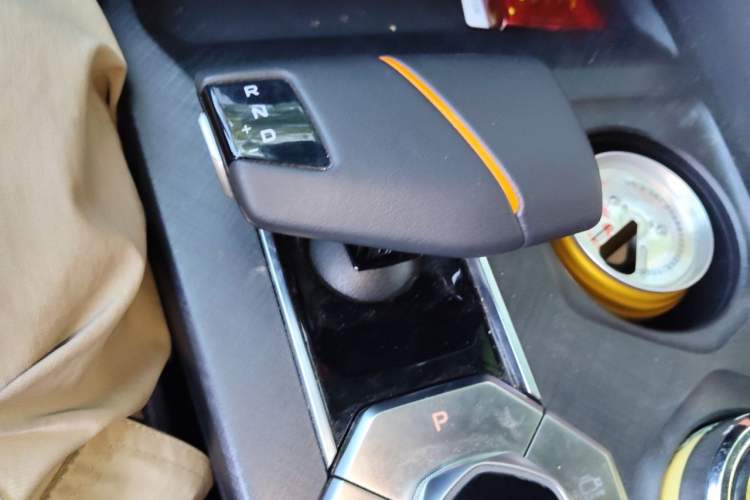Used CHANGAN UNI-V 2022 1.5T Prestige Version Gear Lever