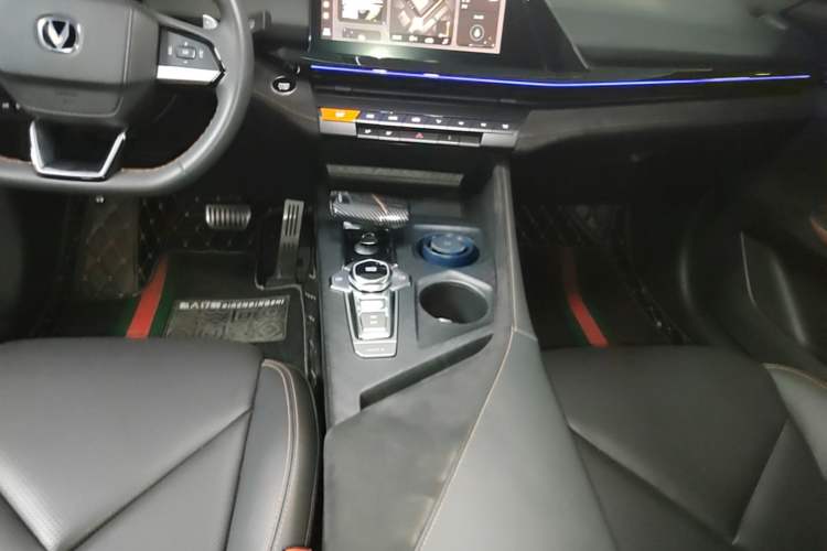Used CHANGAN UNI-V 2022 1.5T Sport Edition Gear Lever