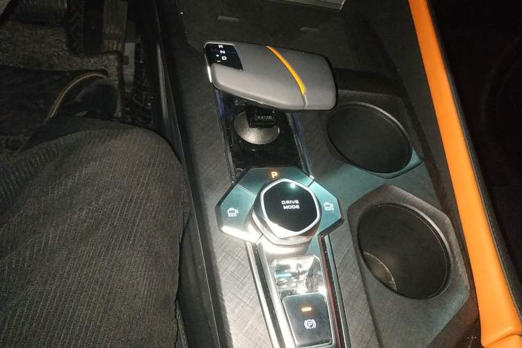 Used CHANGAN UNI-V 2022 1.5T Prestige Version Gear Lever