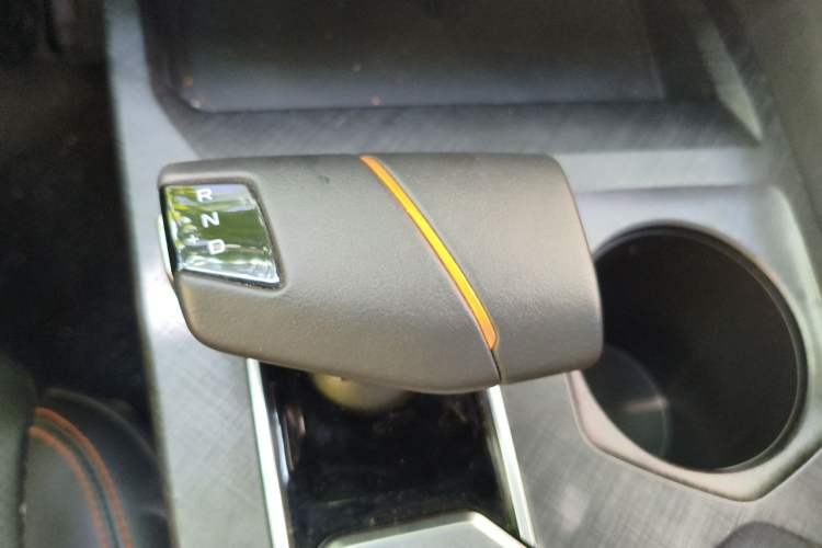 Used CHANGAN UNI-V 2022 1.5T Prestige Version Gear Lever
