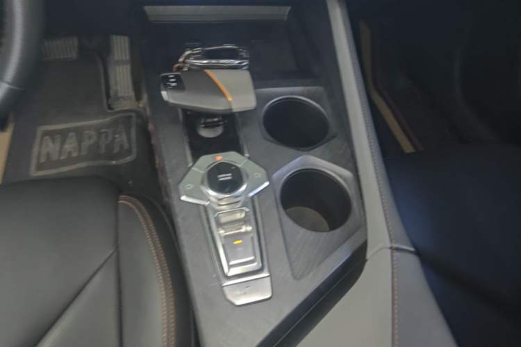 Used CHANGAN UNI-V 2022 1.5T Prestige Version Gear Lever