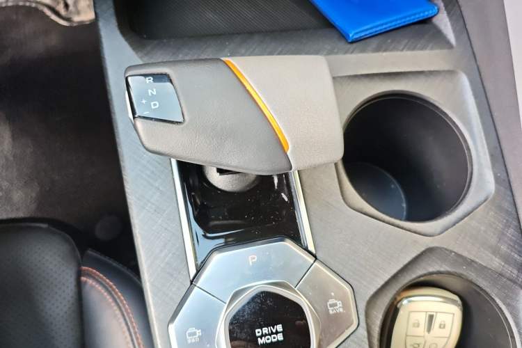 Used CHANGAN UNI-V 2022 1.5T Prestige Version Gear Lever