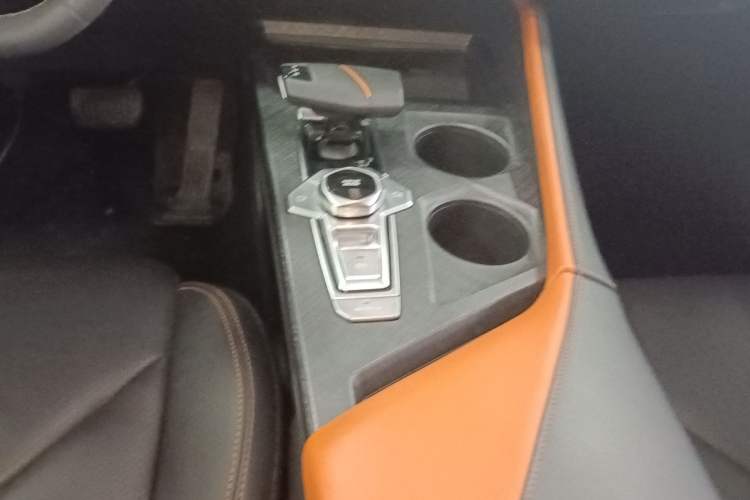 Used CHANGAN UNI-V 2022 1.5T Smart Navigation Version Gear Lever