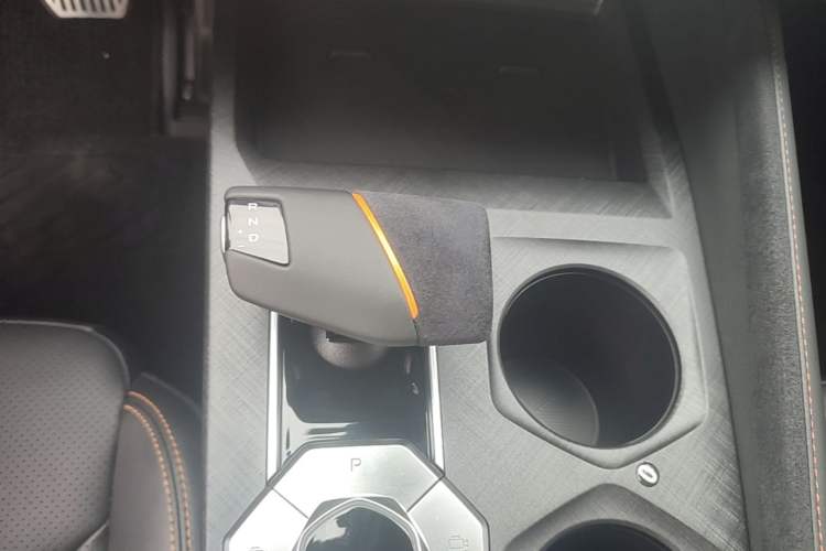 Used CHANGAN UNI-V 2022 1.5T Sport Edition Gear Lever