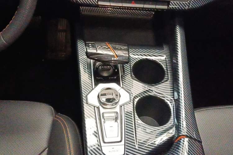 Used CHANGAN UNI-V 2022 1.5T Prestige Version Gear Lever