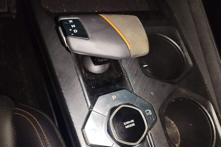 Used CHANGAN UNI-V 2022 1.5T Sport Edition Gear Lever