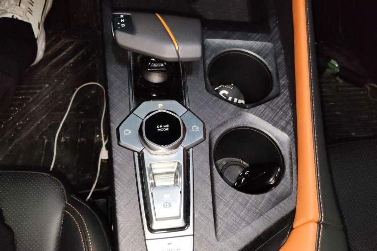 Used CHANGAN UNI-V 2022 1.5T Prestige Version Gear Lever