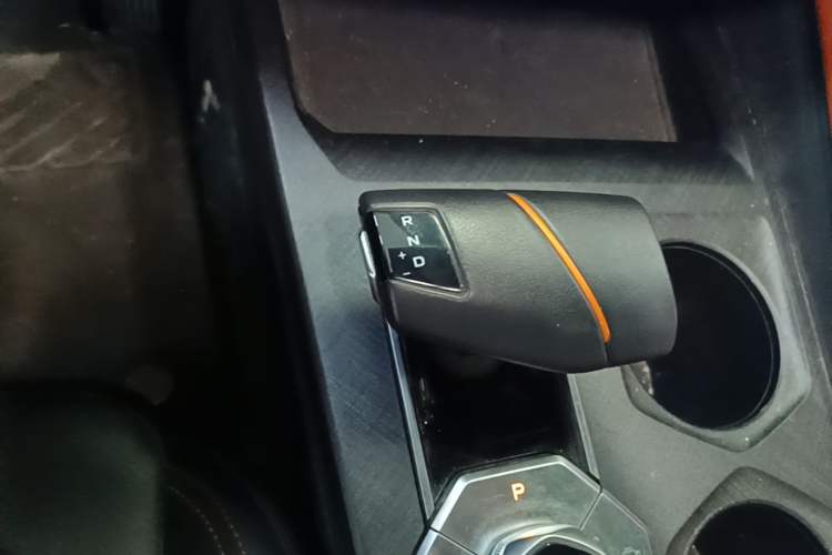 Used CHANGAN UNI-V 2022 1.5T Prestige Version Gear Lever