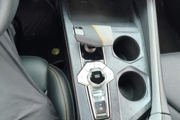 Used CHANGAN UNI-V 2022 1.5T Smart Navigation Version Gear Lever