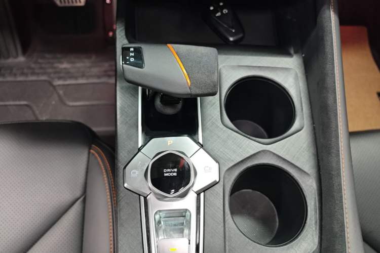 Used CHANGAN UNI-V 2022 1.5T Sport Edition Gear Lever