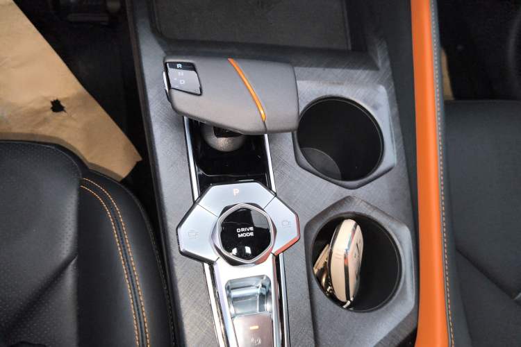 Used CHANGAN UNI-V 2022 1.5T Prestige Version Gear Lever