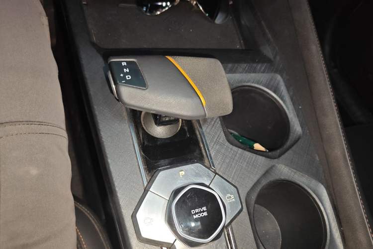 Used CHANGAN UNI-V 2022 1.5T Sport Edition Gear Lever