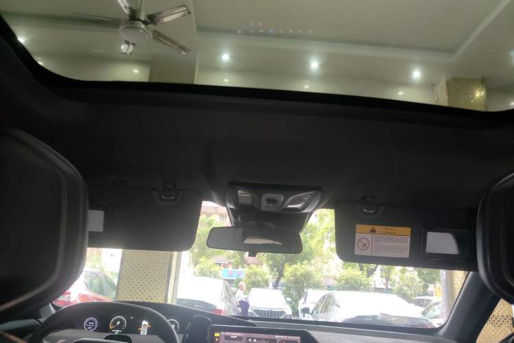 Used CHANGAN UNI-V 2022 1.5T Prestige Version Headliner