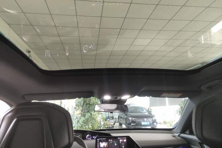 Used CHANGAN UNI-V 2022 1.5T Prestige Version Headliner