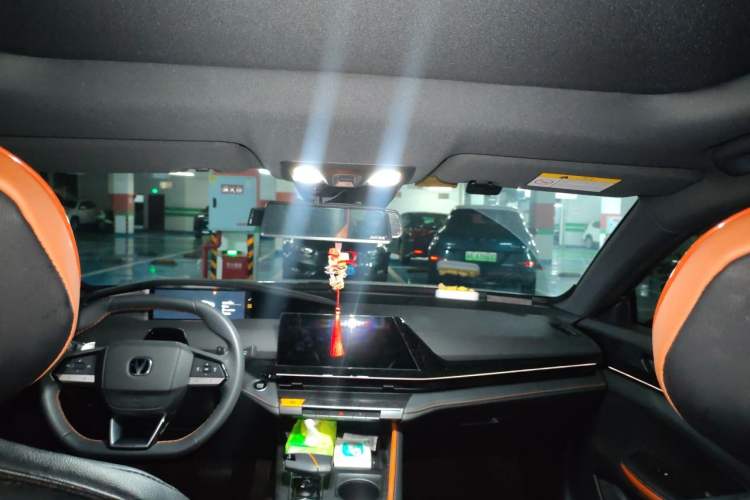 Used CHANGAN UNI-V 2022 1.5T Prestige Version Headliner
