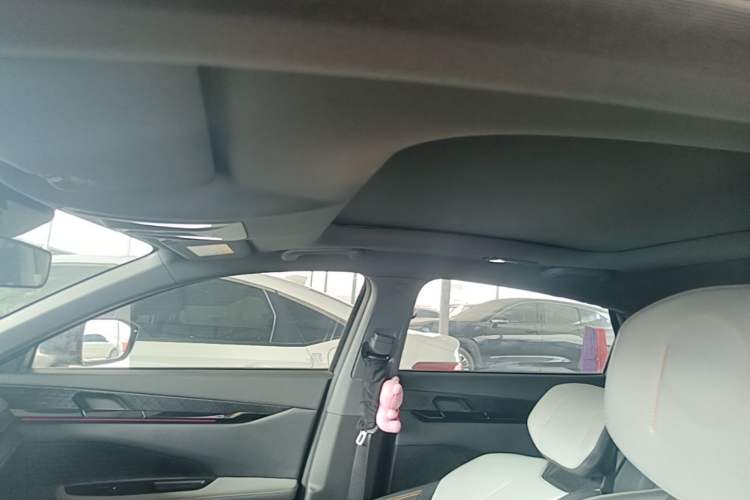 Used CHANGAN UNI-V 2022 1.5T Prestige Version Headliner