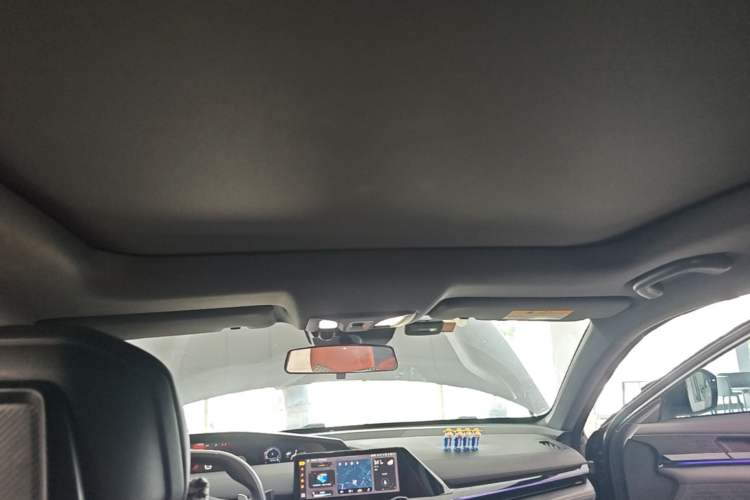Used CHANGAN UNI-V 2022 1.5T Prestige Version Headliner
