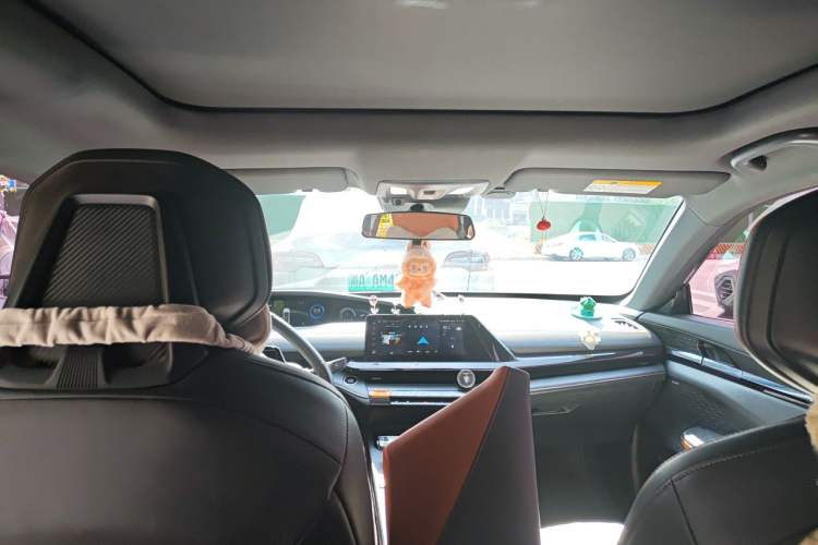 Used CHANGAN UNI-V 2022 1.5T Prestige Version Headliner